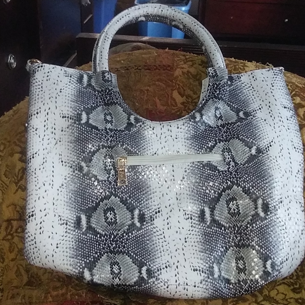 Purse - Picture 3 of 5
